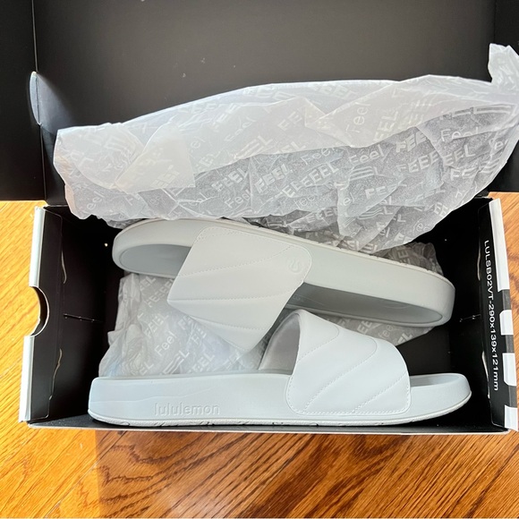 New Lululemon Restfeel Quilted Slide - Vapor Sz 8 - Picture 7 of 8
